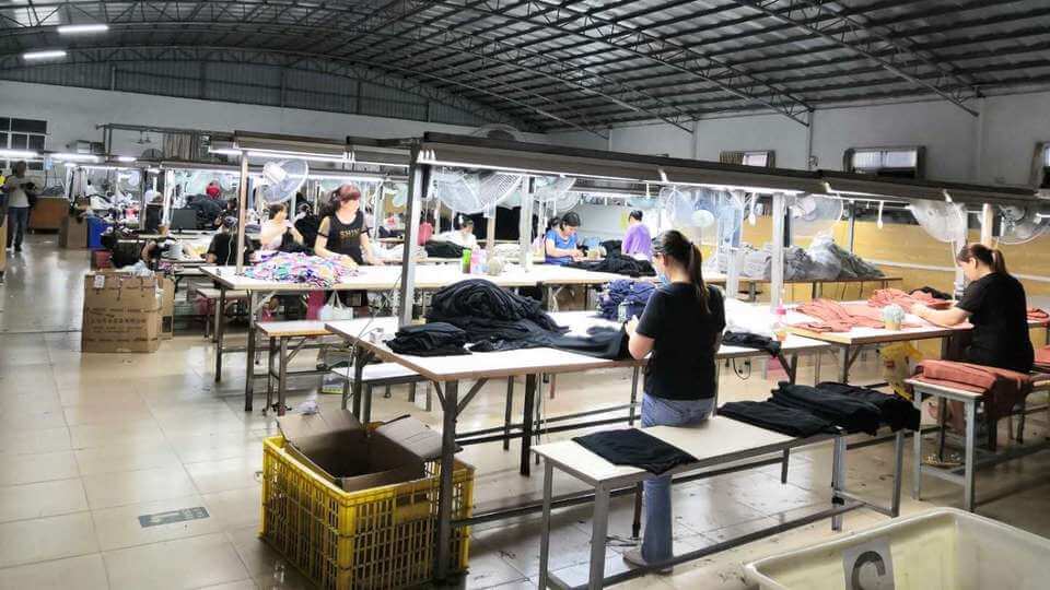 How to Negotiate Bulk Sweater Prices Without Sacrificing Quality (2025 Guide)