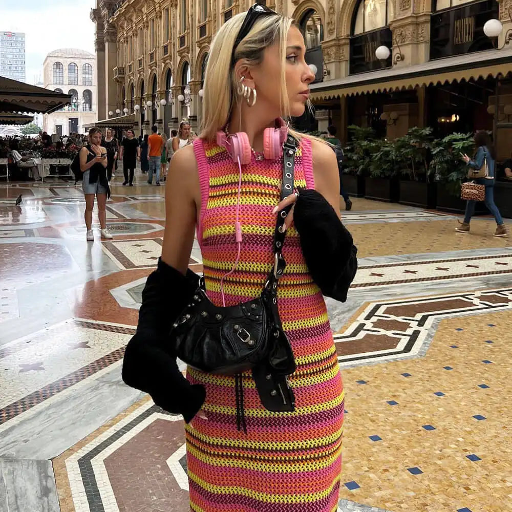 Custom sleeveless knitted