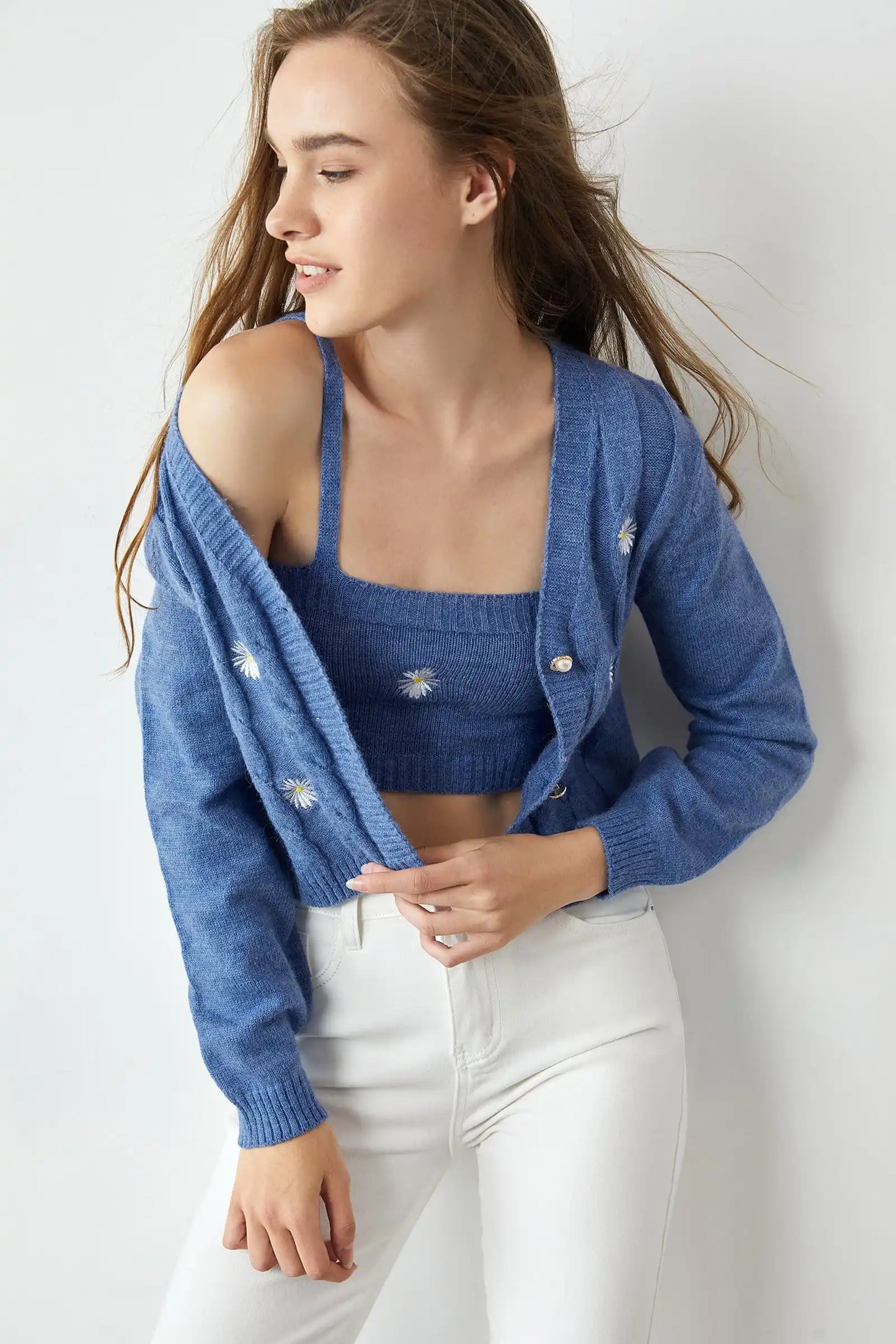 Custom logo oversized knitted embroidery floral cardigan Blue Daisy Button-Up Long Sleeve crop knit Women Cardigan