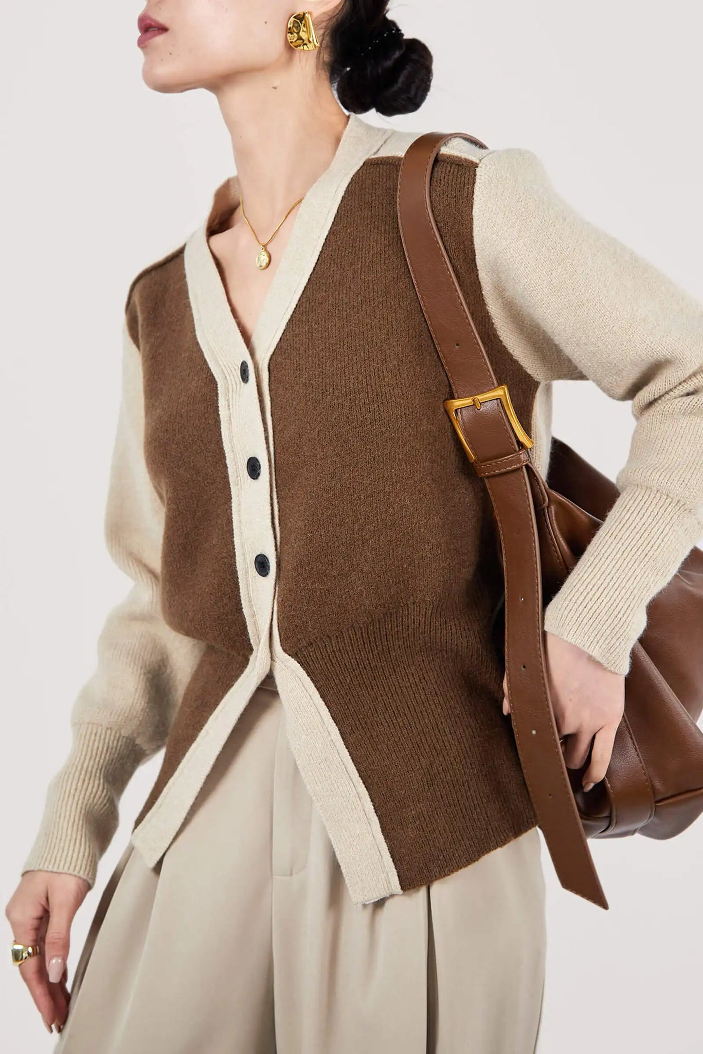 Wholesale Custom Saddle Brown Stretchy V-neck Button-Up Banded Hem Ribbed Knit Cardigan